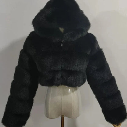 Manteau court à manches longues en fausse fourrure avec capuche